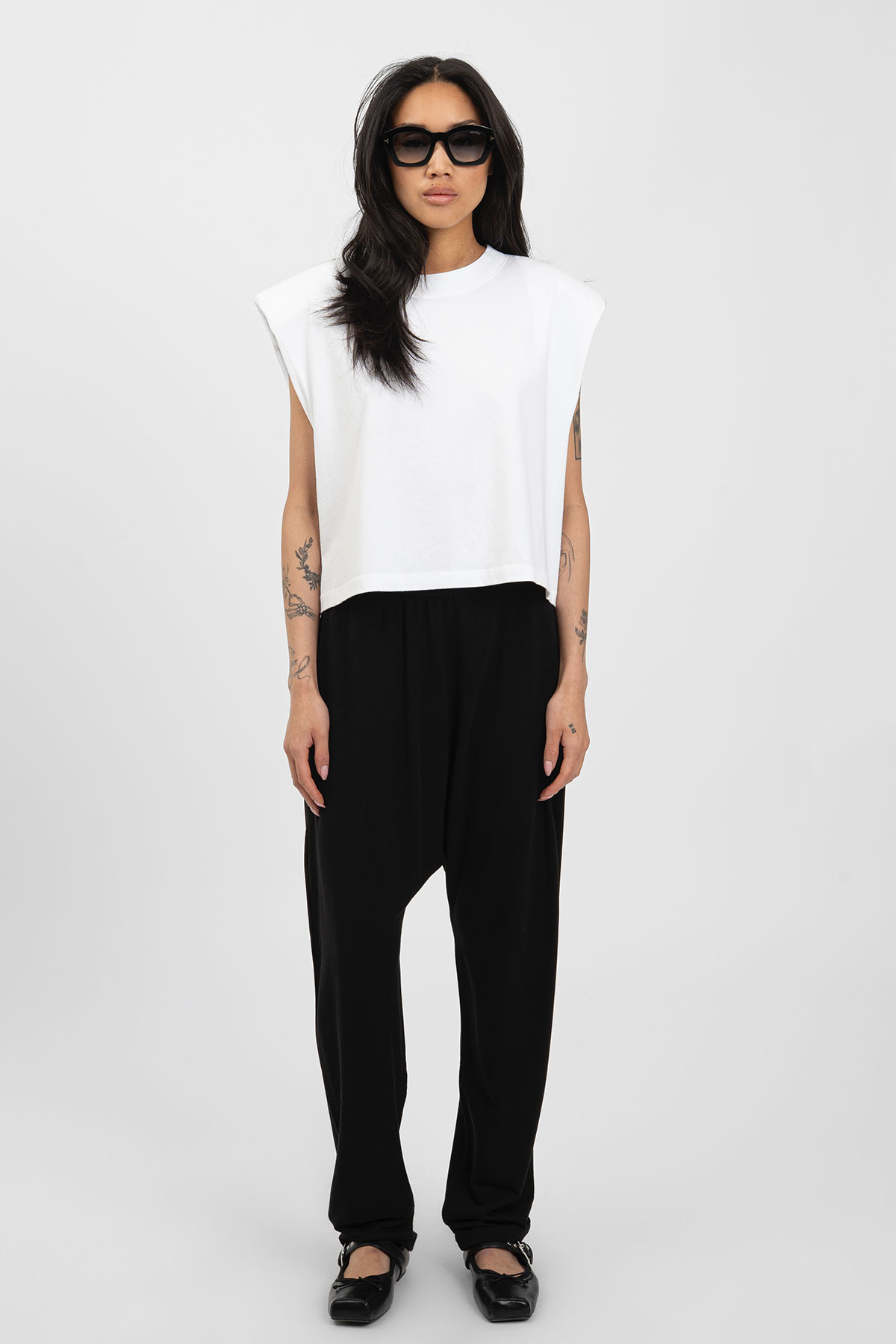 THE_MENU_ECom_bp_ICONIC_014_ShoulderTee_White_3