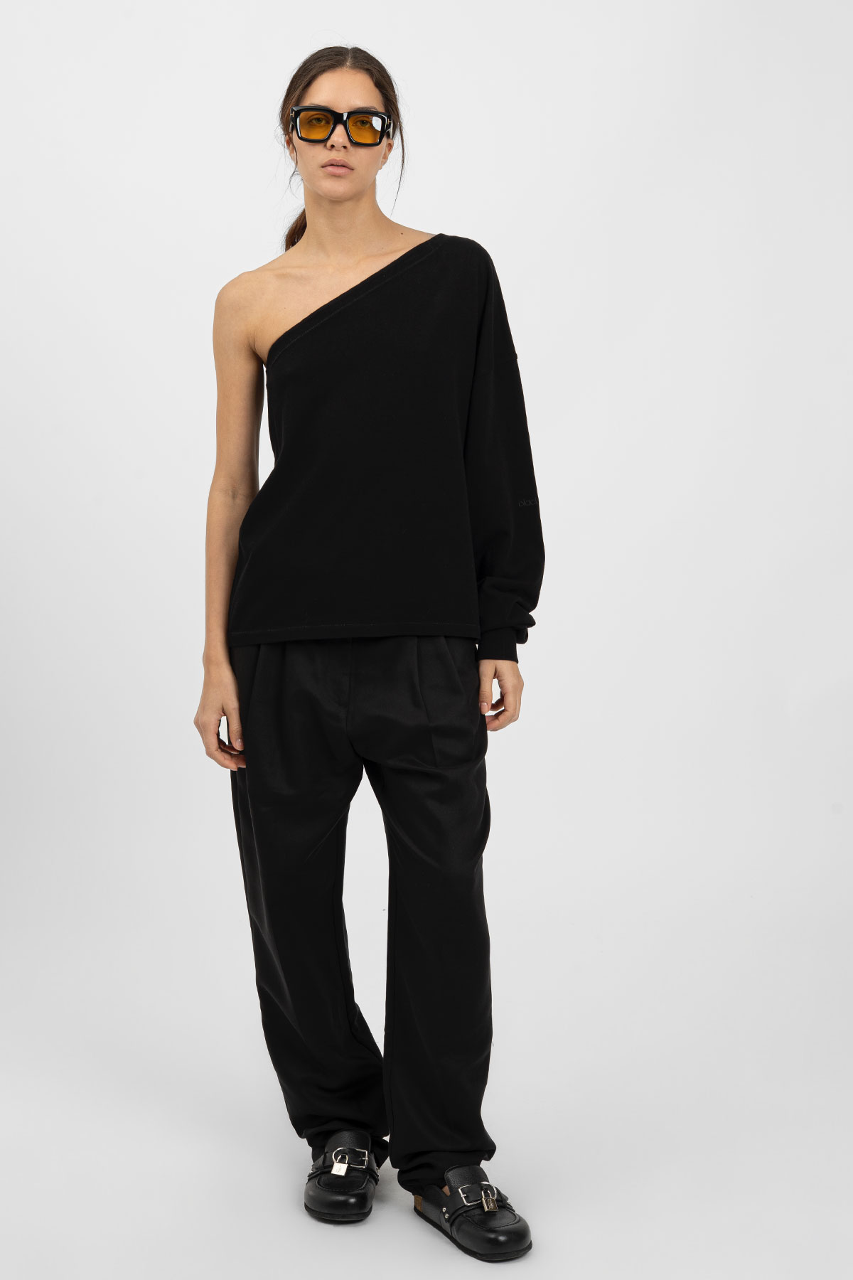 THE_MENU_ECom_bp_ICONIC_OneShoulder_Black_2