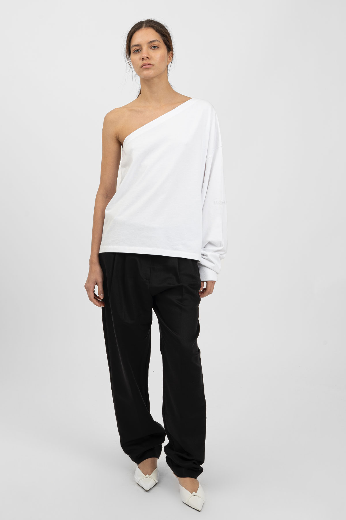 THE_MENU_ECom_bp_ICONIC_OneShoulder_White_2