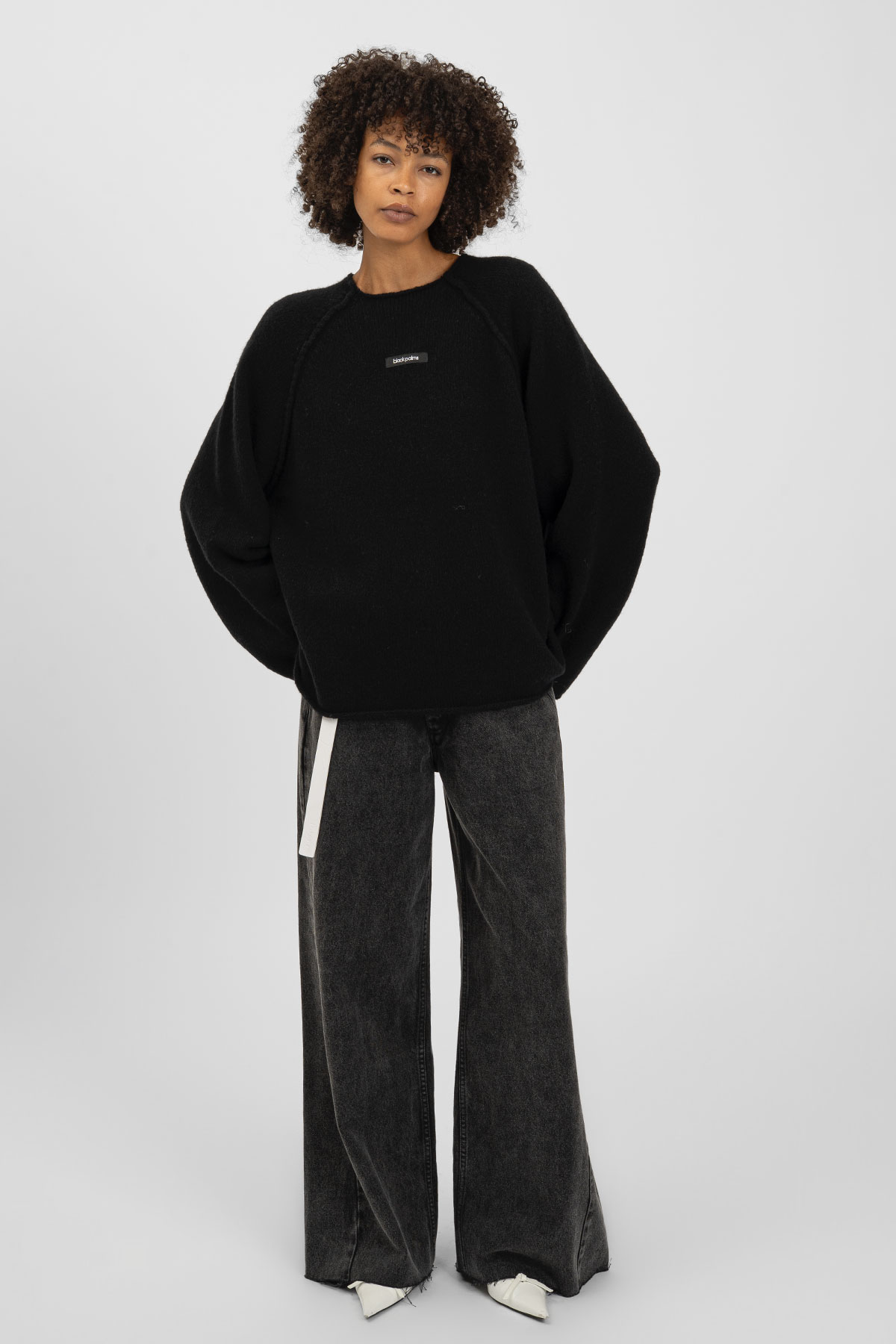 AW25_ECom_bp_MAEXIN_Sweater_Black_1