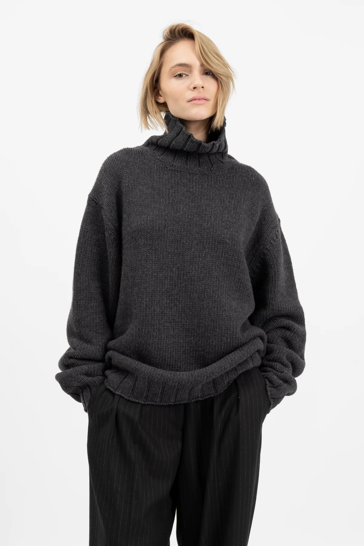 AW24_ECom_KIKI_Turtle_Anthracite_4