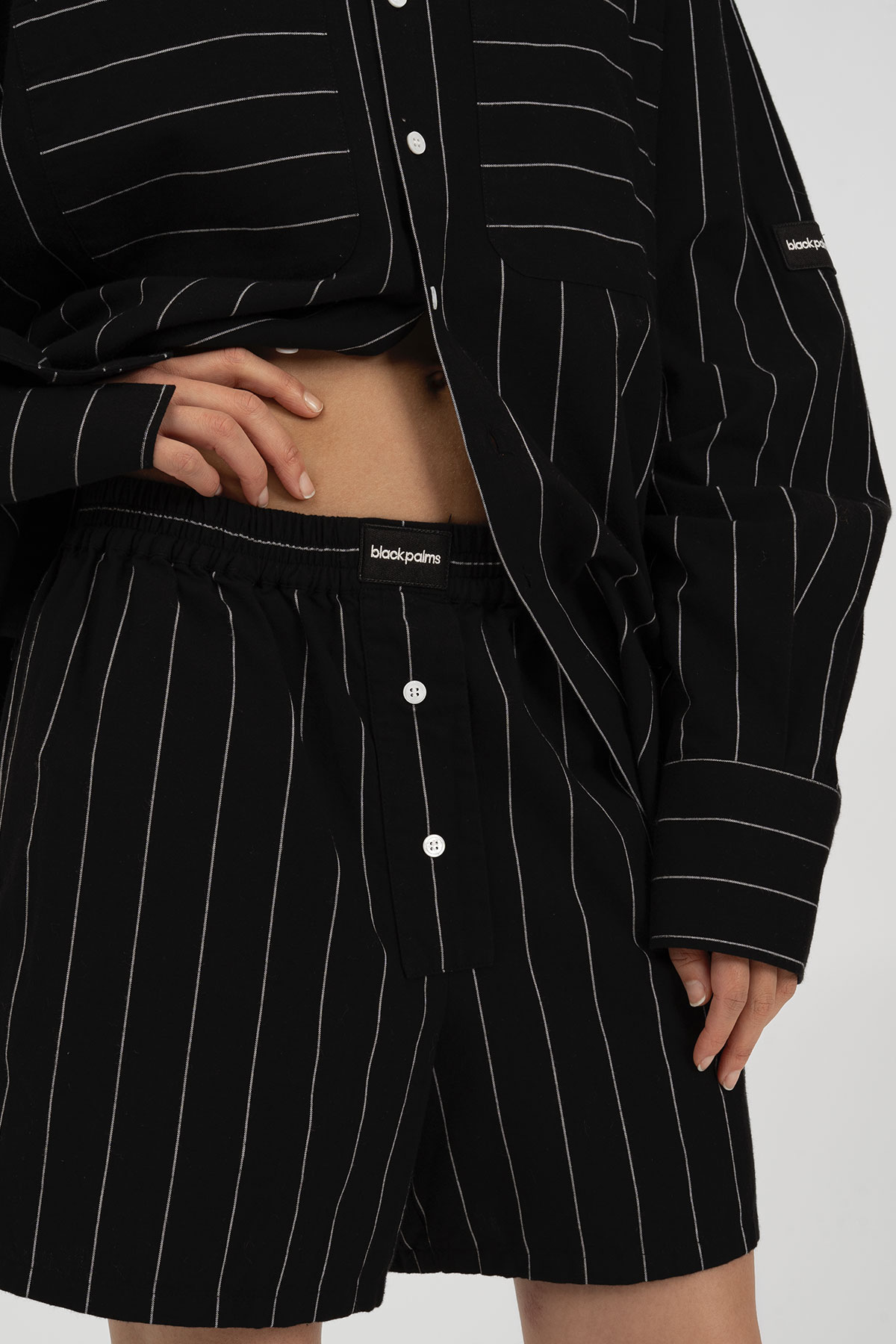 SS25_ECom_bp_BRINO_Shorts_Black_Striped_2