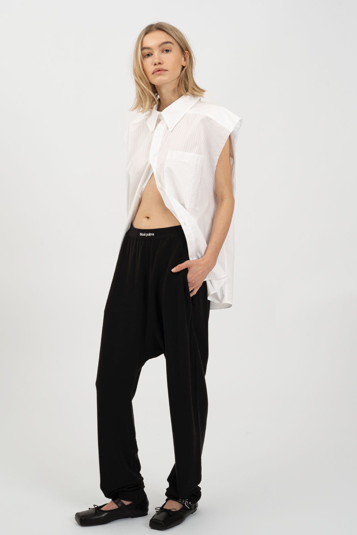 SS25_ECom_bp_ZUSIE_Pants_Black_2