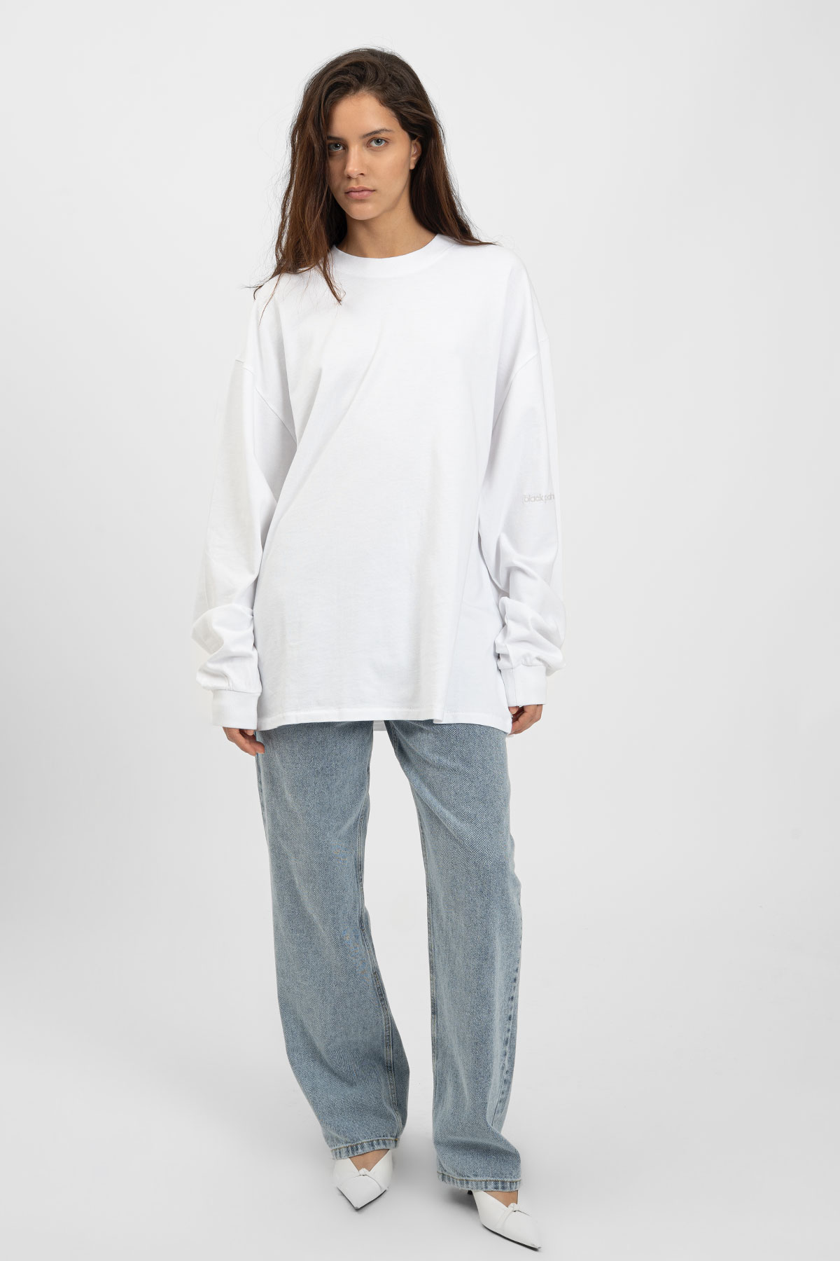 THE_MENU_ECom_bp_ICONIC_003_LongTee_White_1