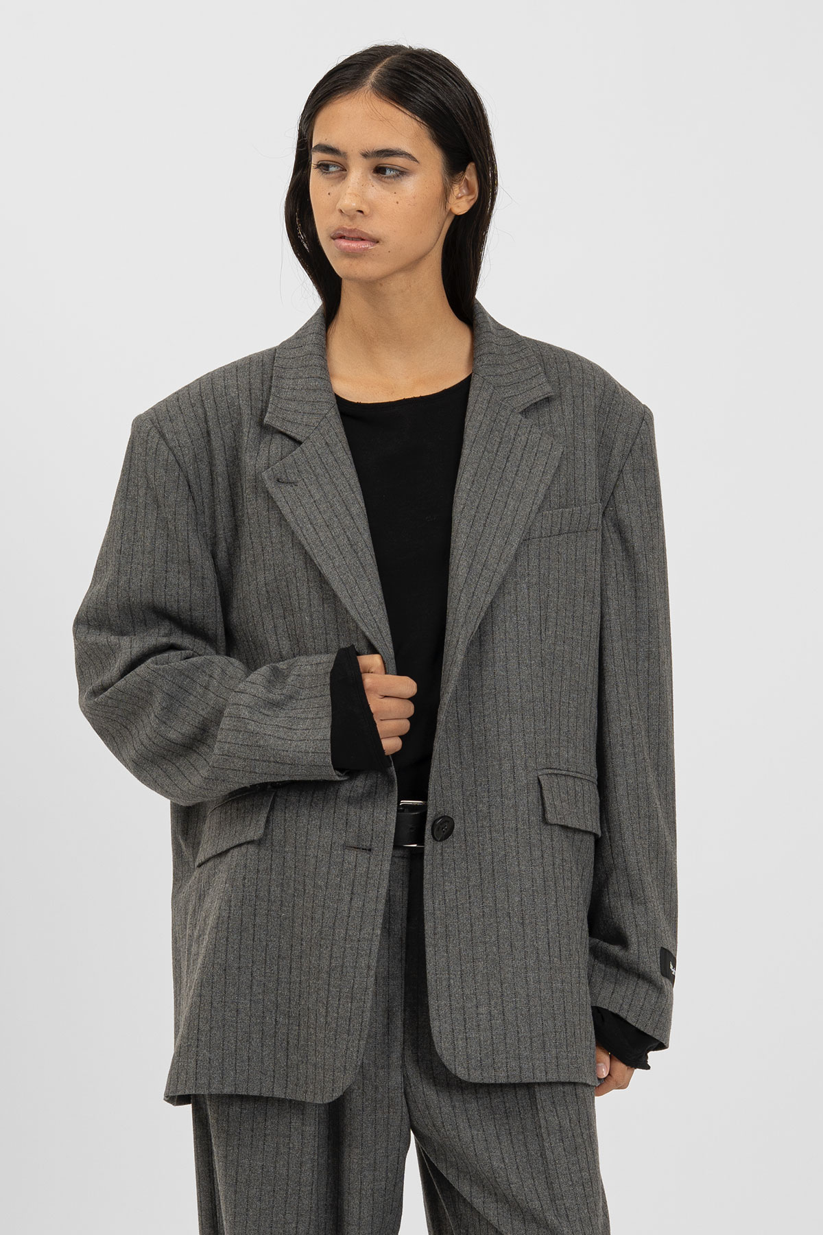 AW25_ECom_bp_BENJA_Blazer_Pinstripe_Grey_1