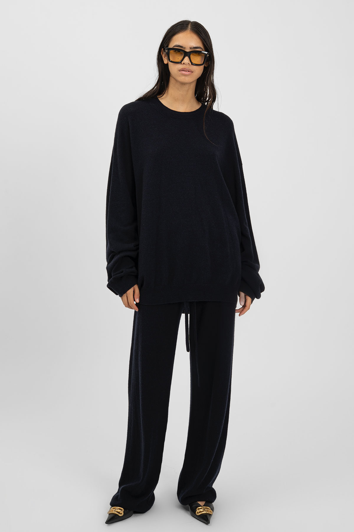 AW25_ECom_bp_CASHI_Sweater_Midnight_Blue_1
