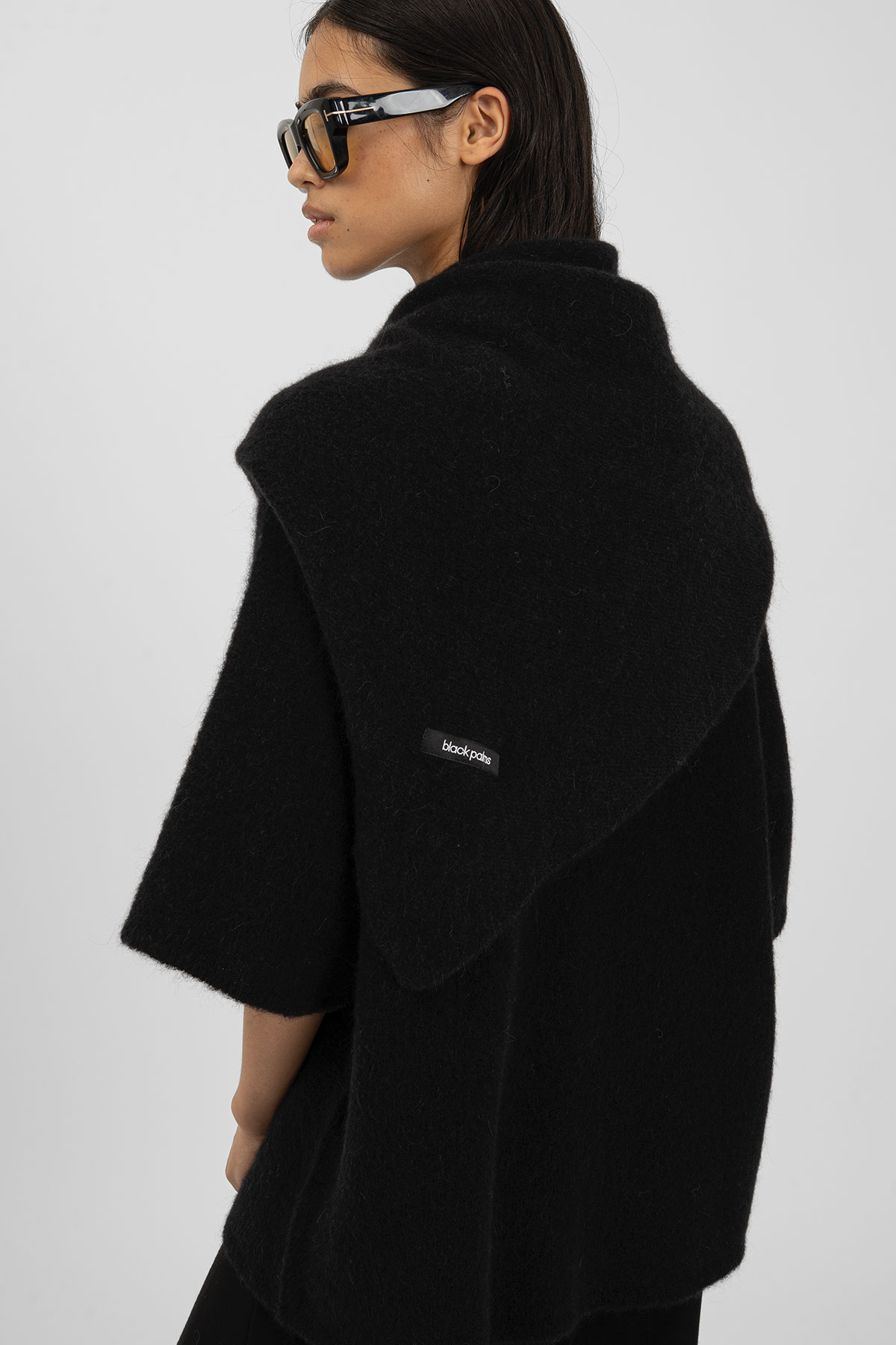 TRIANGLE Maxi Scarf Black