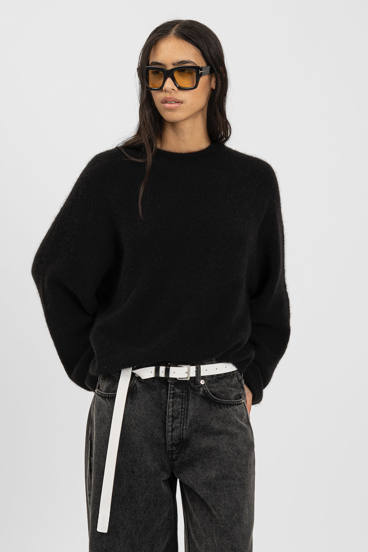 AW25_ECom_bp_YUNA_Sweater_Black_3