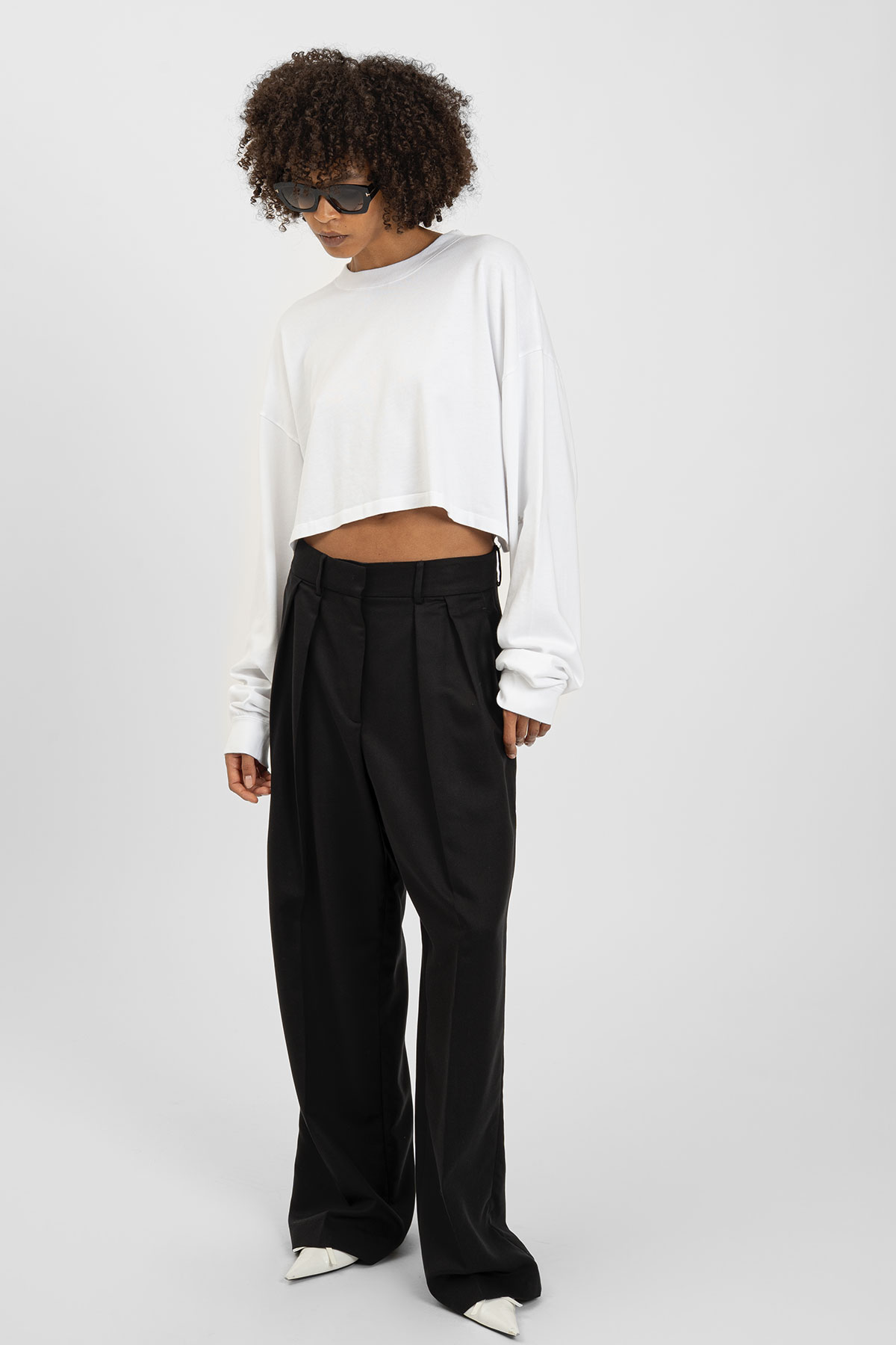 AW25_ECom_bp_ICONIC_009_Crop_Long_Tee_White_2